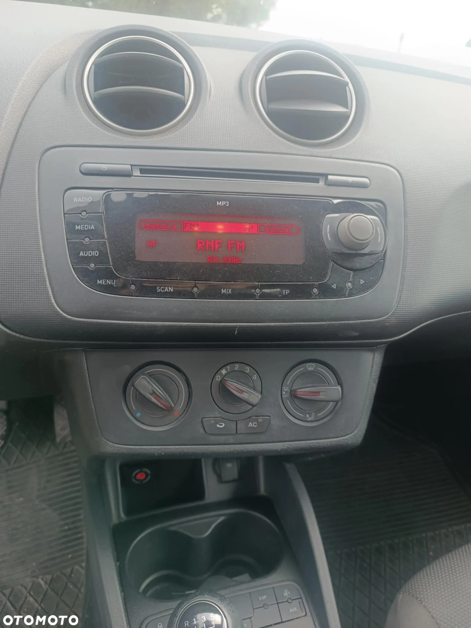 Seat Ibiza SC 1.6 16V Sport - 8
