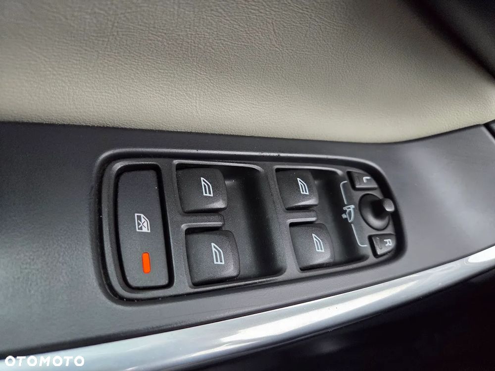 Volvo V60 D4 AWD Drive-E Ocean Race - 13