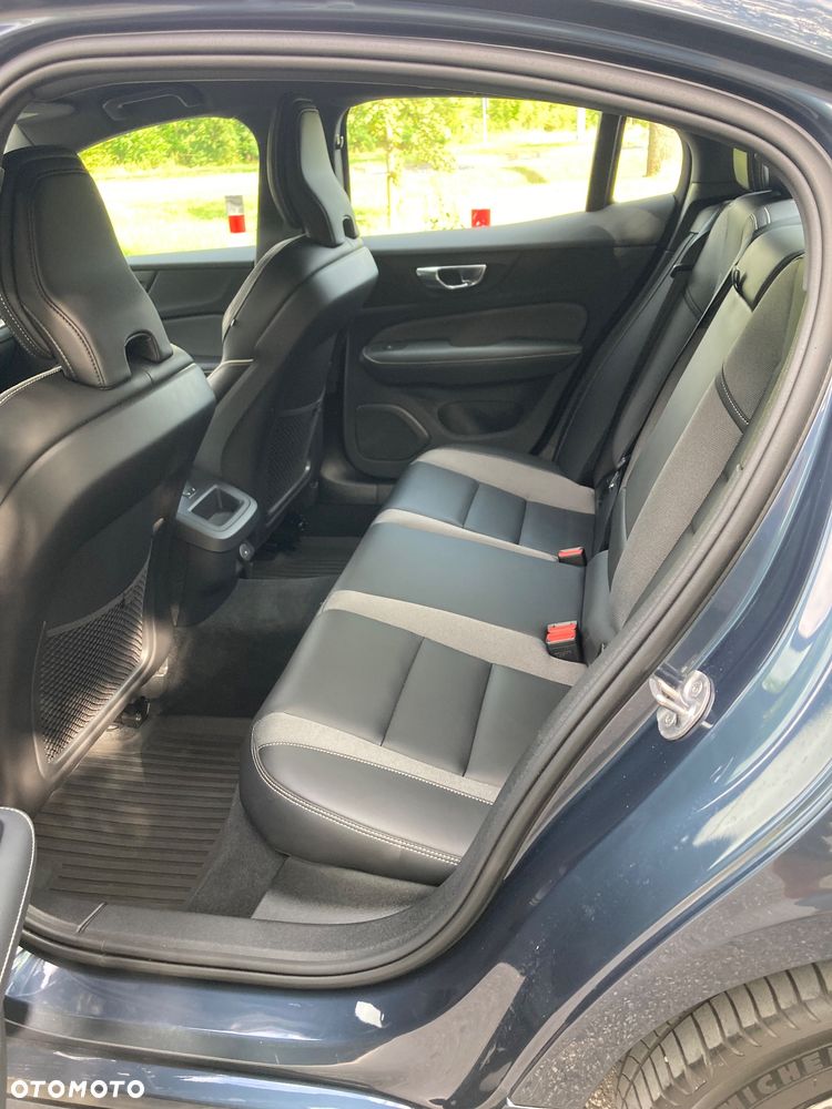 Volvo S60 B4 B Plus Dark - 11