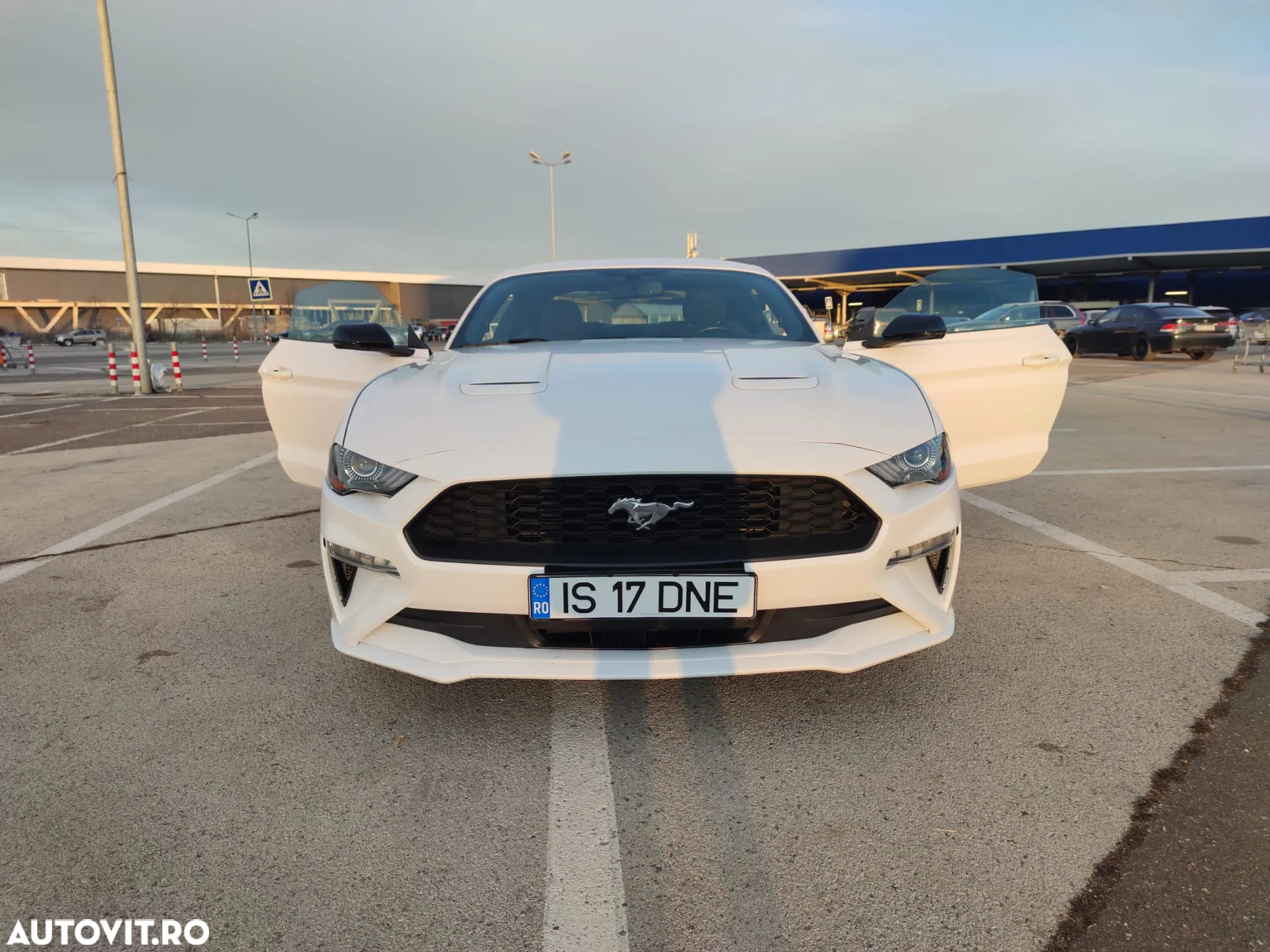 Ford Mustang 2.3 Eco Boost Aut. - 12