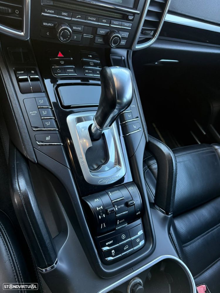 Porsche Cayenne Turbo Tiptronic S - 9
