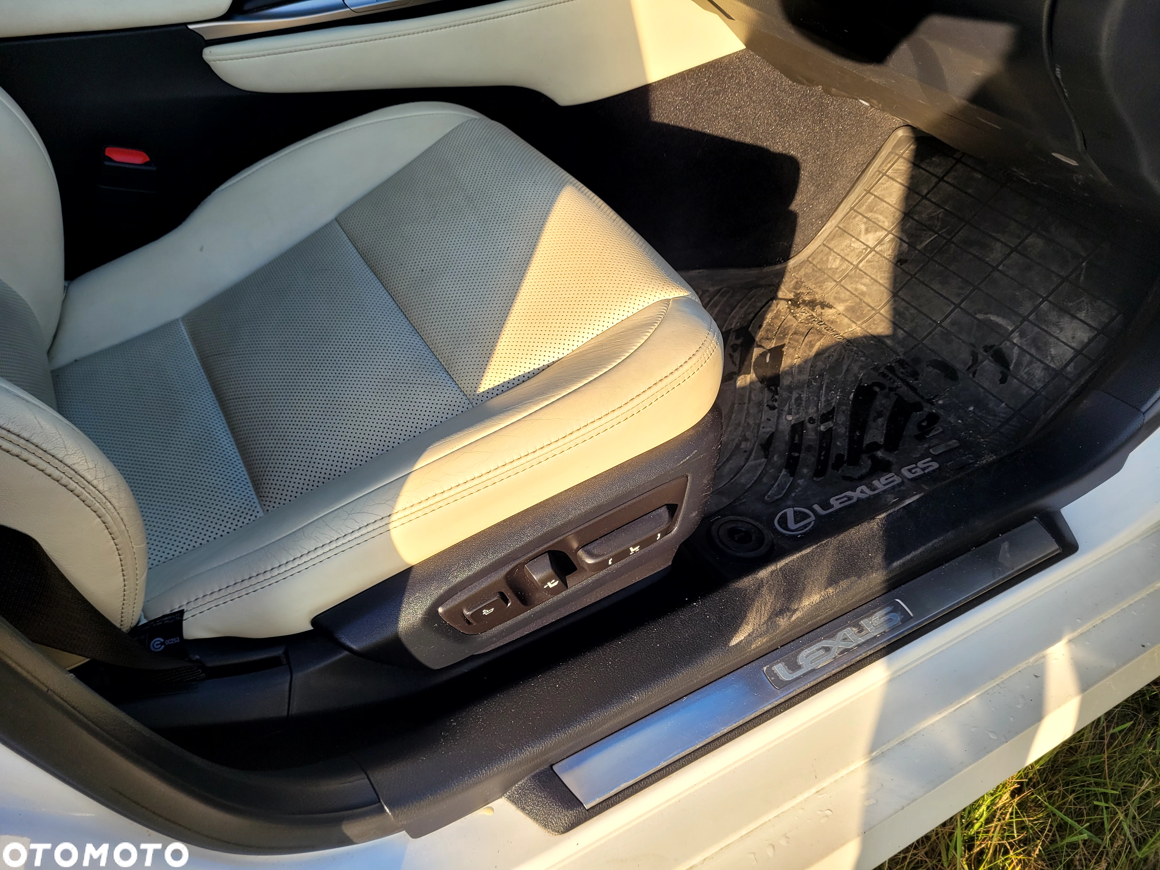 Lexus GS - 16