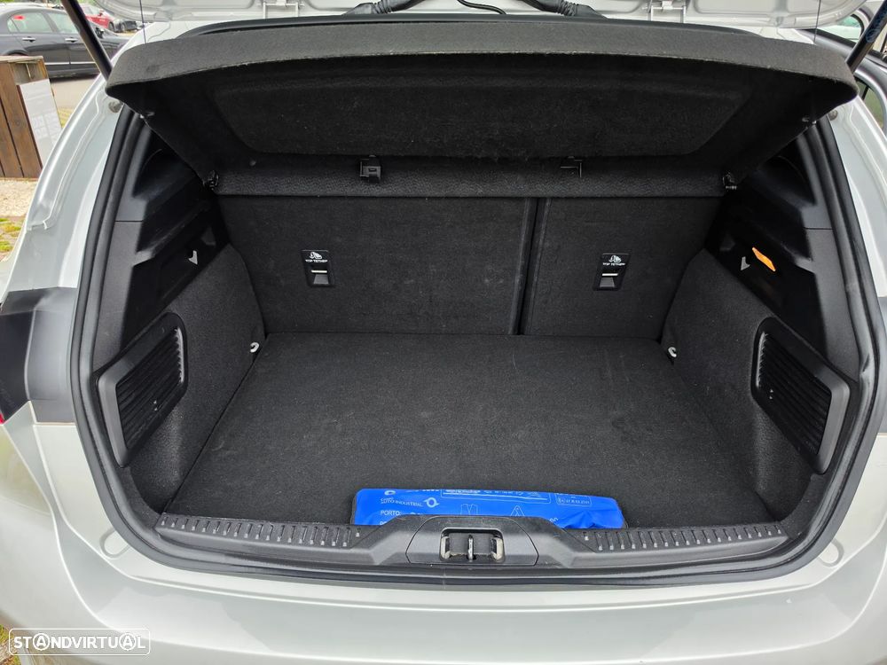 Ford Focus 1.0 EcoBoost MHEV ST-Line - 16