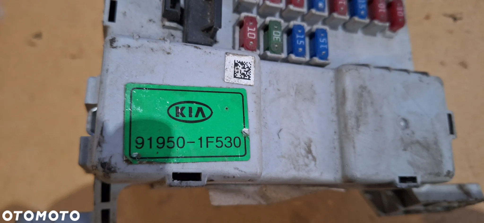Skrzynka bezpiecznikow kia sportage II 2.0 CRDI 1f530 - 2