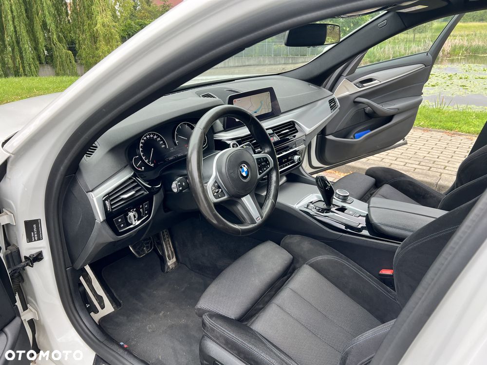 BMW Seria 5 520d M Sport - 2