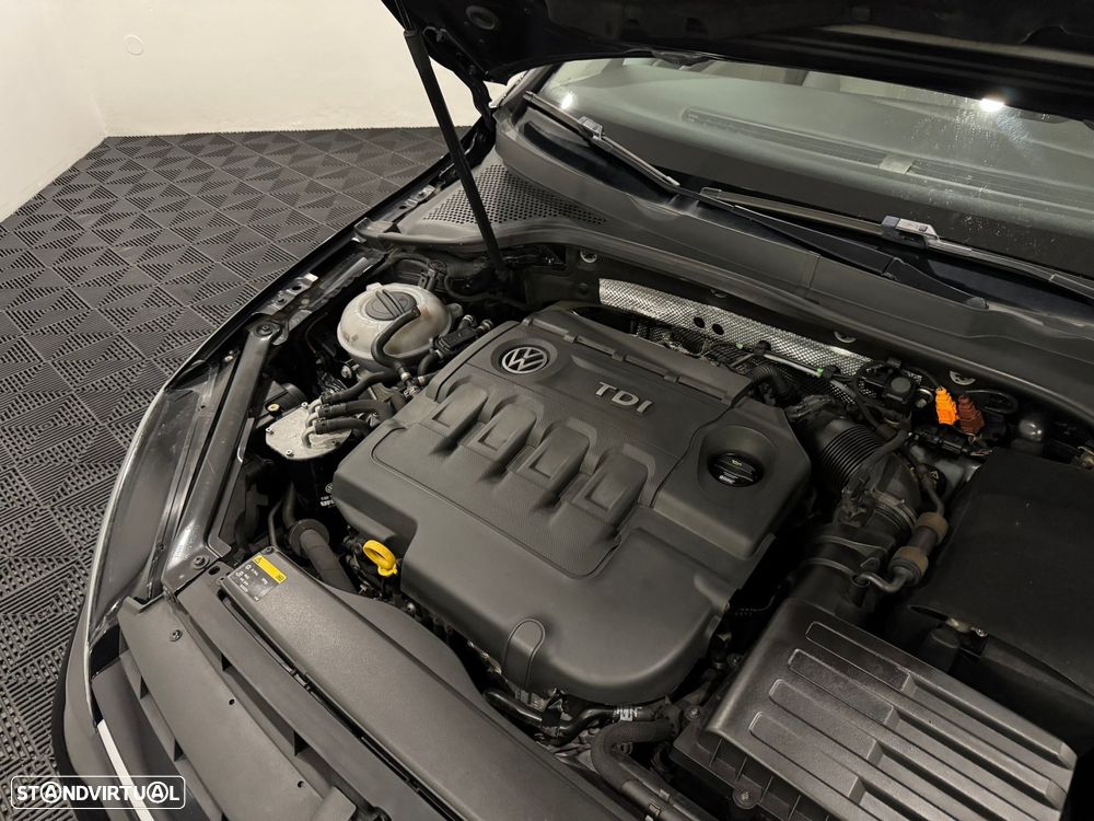 VW Golf 2.0 TDI Confortline - 51