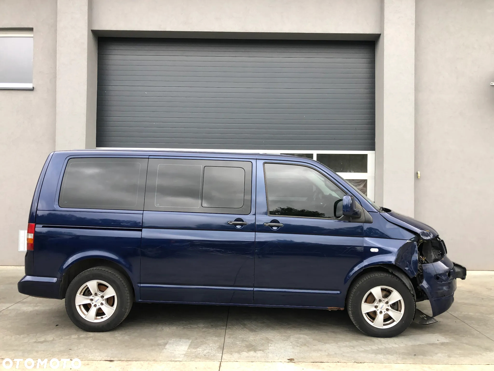 Volkswagen Caravelle - 2