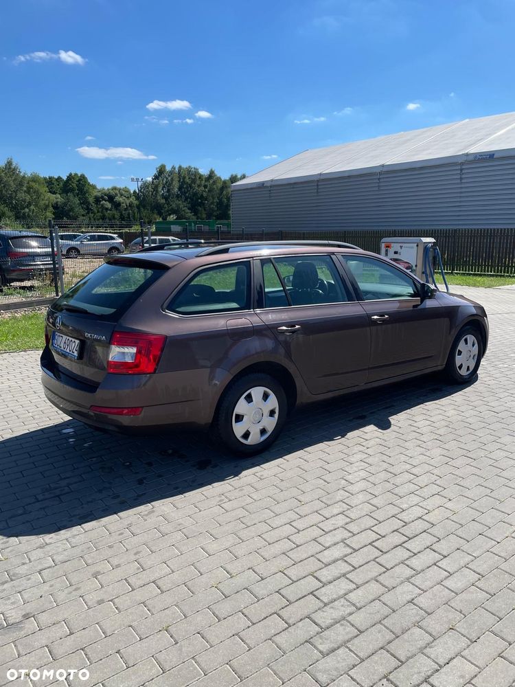 Skoda Octavia 1.6 TDI Ambiente - 2