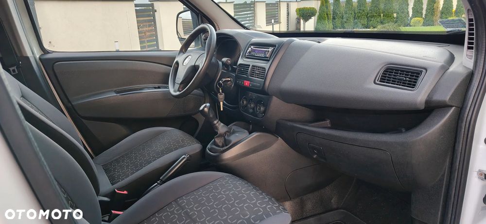 Fiat DOBLO - 22
