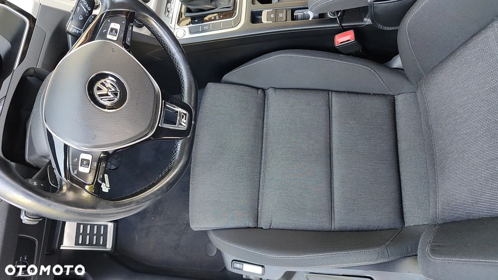 Volkswagen Passat - 31