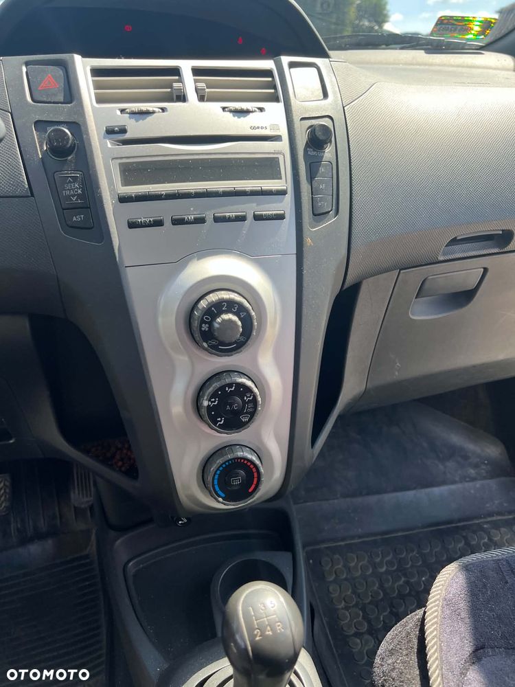 Toyota Yaris - 3