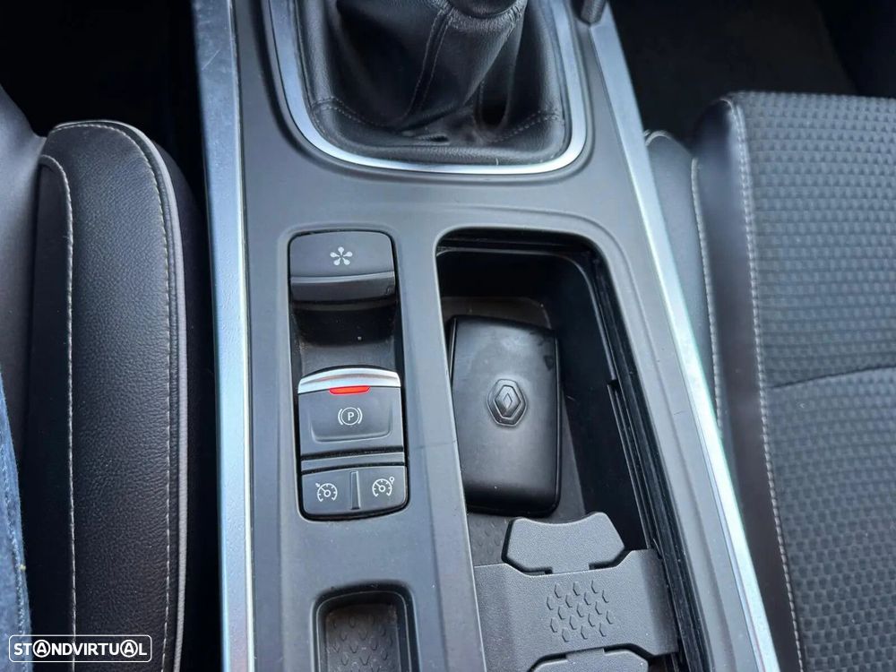 Renault Mégane Sport Tourer ENERGY TCe 130 BOSE EDITION - 39
