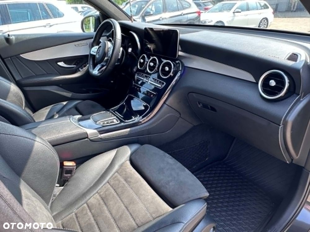 Mercedes-Benz GLC 220 d 4Matic 9G-TRONIC AMG Line - 9