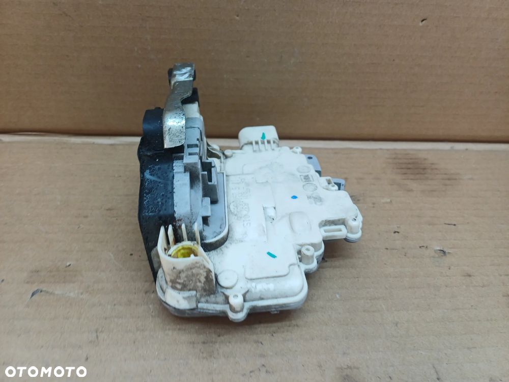 Audi A5 8T Coupe zamek drzwi lewy przód 8J1837015A 9 pin - 5
