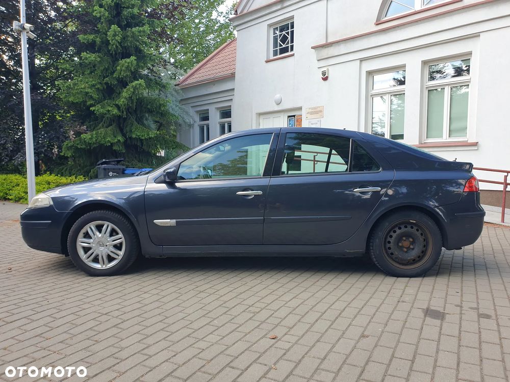 Renault Laguna 2.0 dCi Initiale - 9