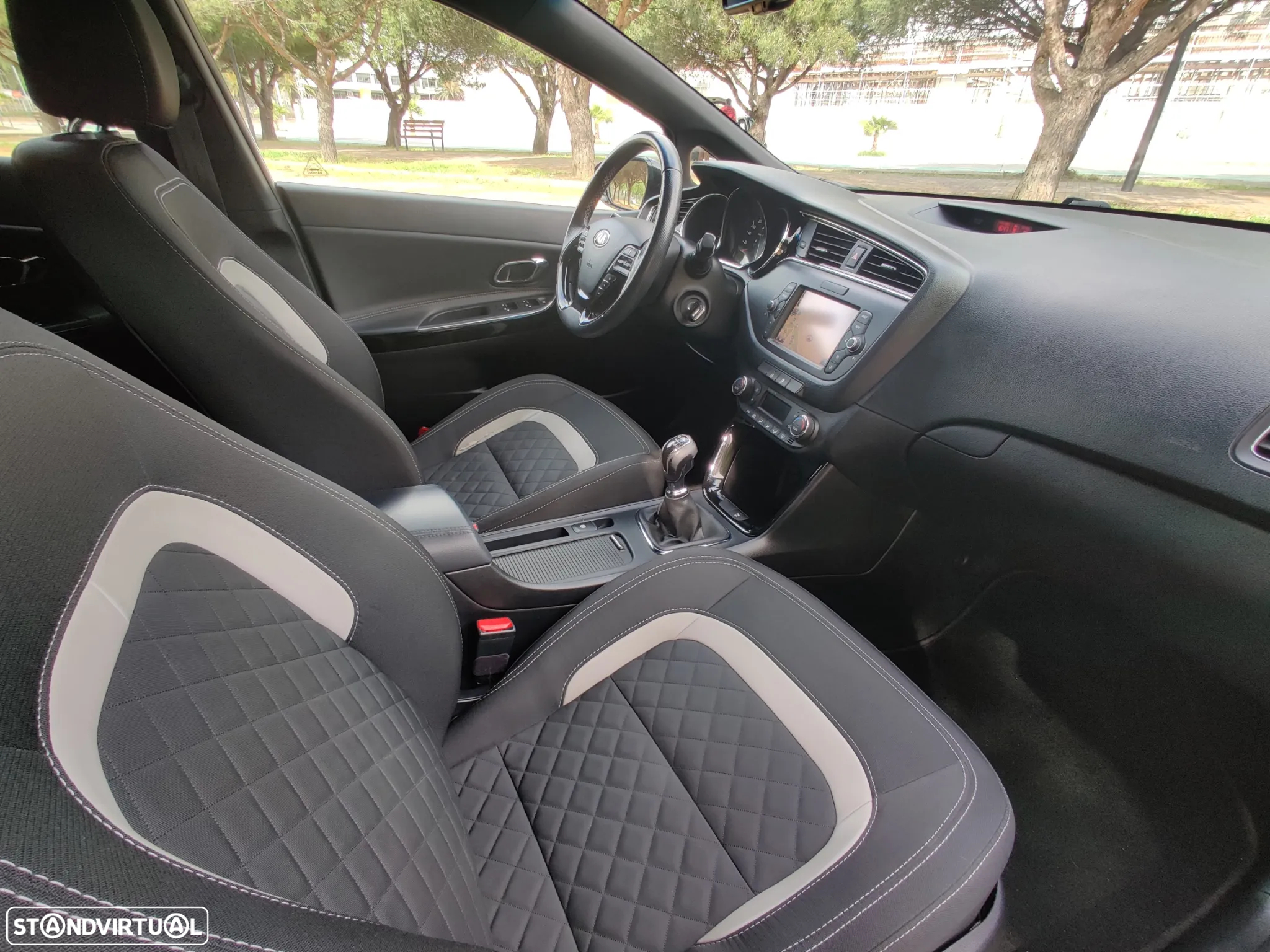 Kia Ceed 1.6 CRDi GT Line - 25