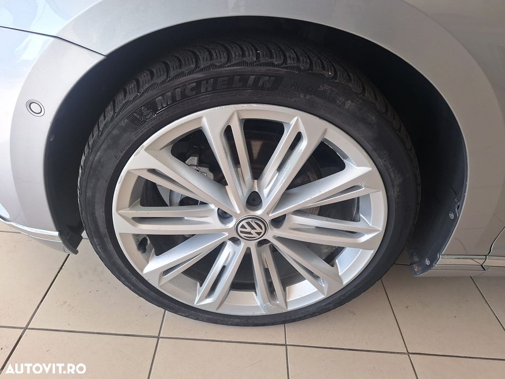 Volkswagen Passat 2.0 TDI DSG Highline - 5
