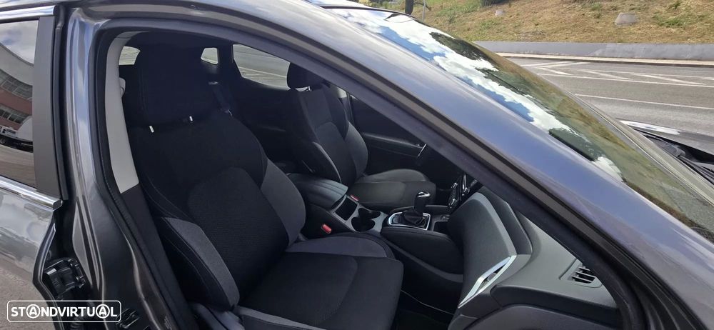 Nissan Qashqai 1.3 DIG-T N-Connecta J18 DCT - 12
