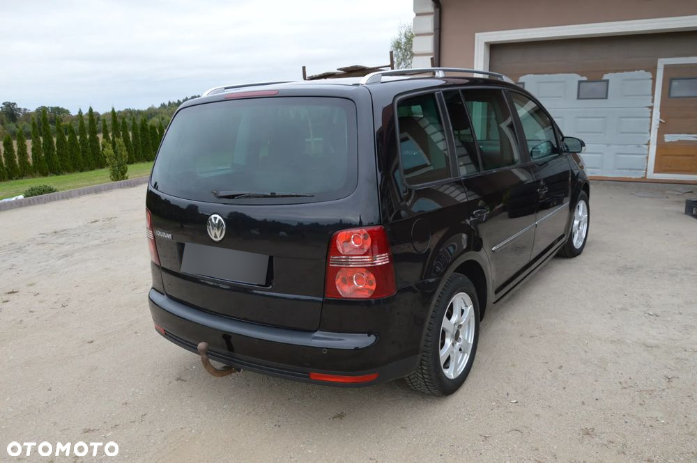 Volkswagen Touran 2.0 TDI Highline - 8