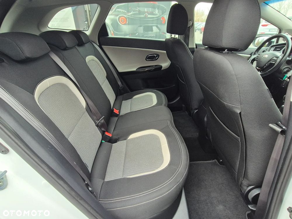 Kia Ceed 1.6 CRDi 128 Platinum Edition - 30