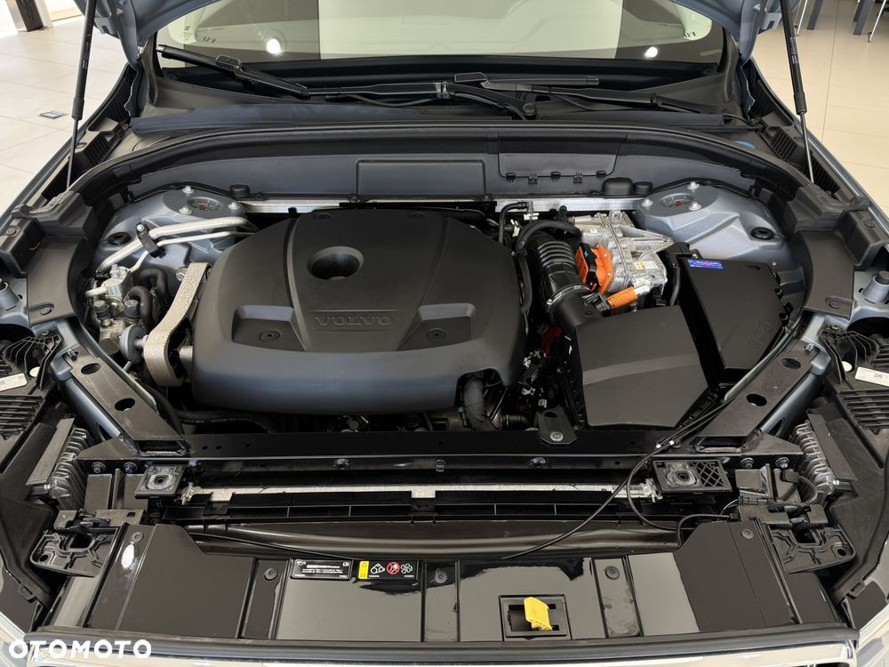 Volvo XC 60 T6 Plug-In Hybrid AWD Inscription - 21