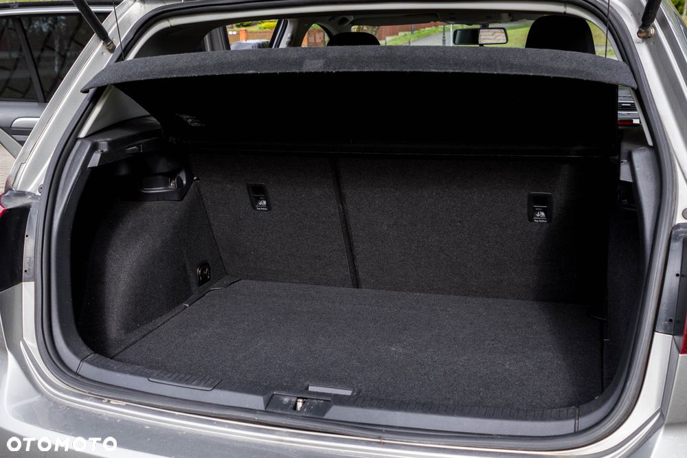 Volkswagen Golf 1.6 TDI BlueMotion Comfortline - 12