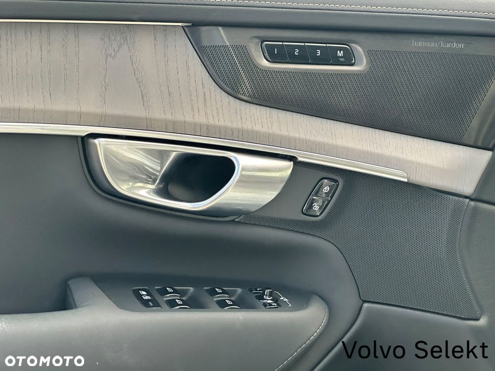 Volvo XC 90 - 22