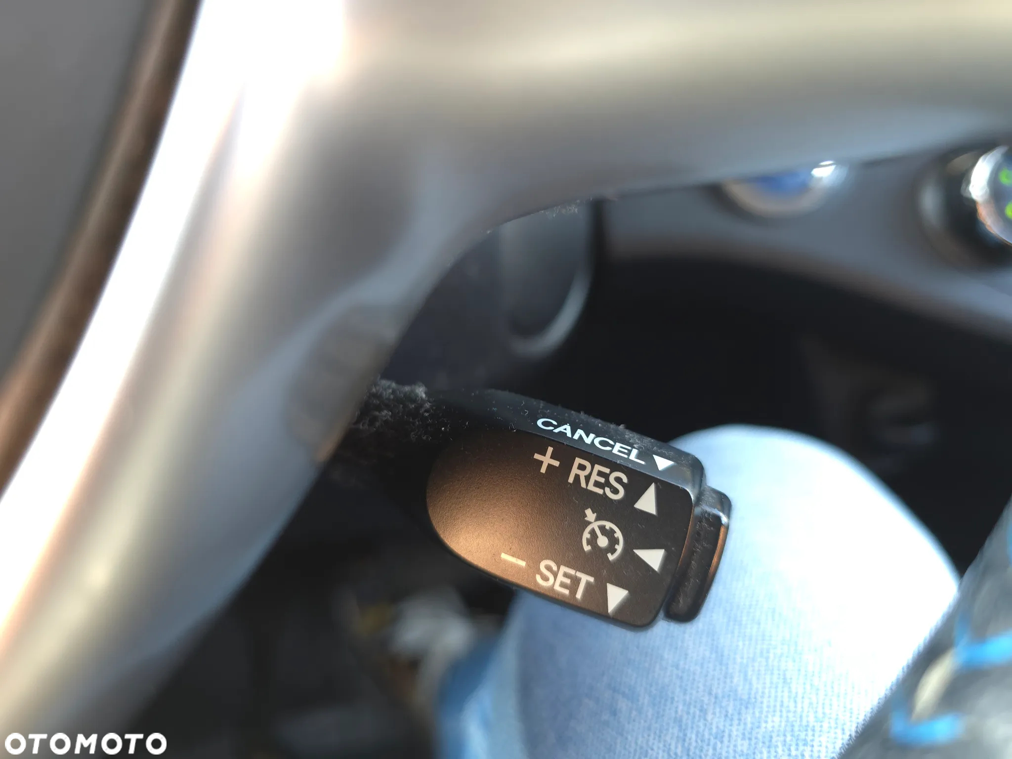 Toyota Yaris Hybrid 100 Premium - 22