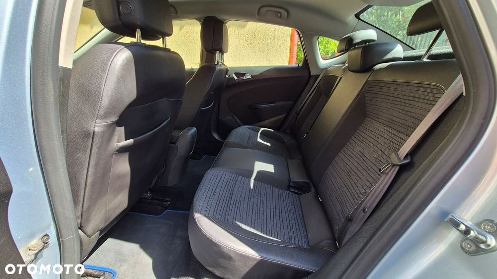 Opel Astra 1.4 T Enjoy EU6 - 11