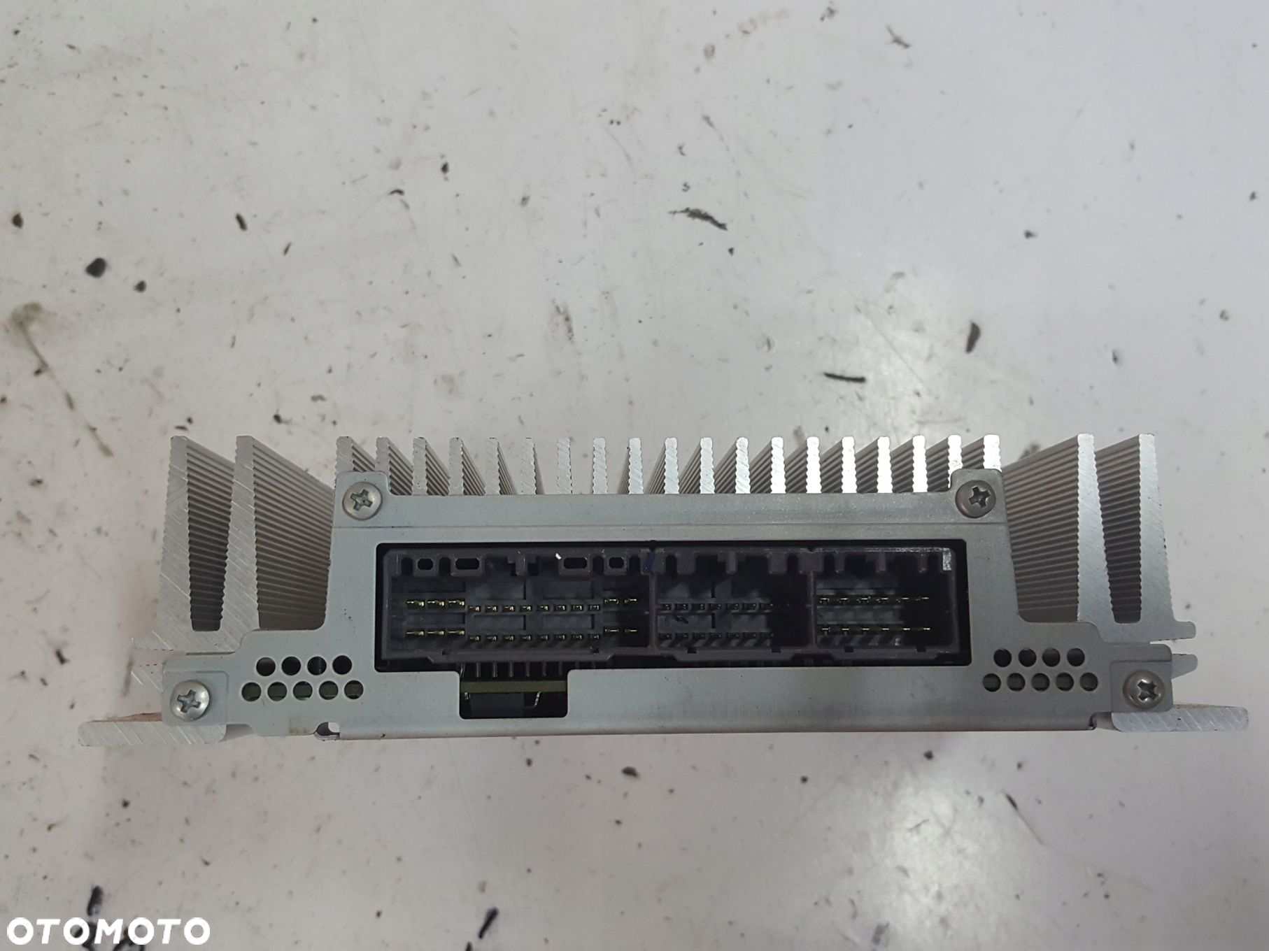 HYUNDAI ix35 10-15r WZMACNIACZ AUDIO 963702Y000 - 2