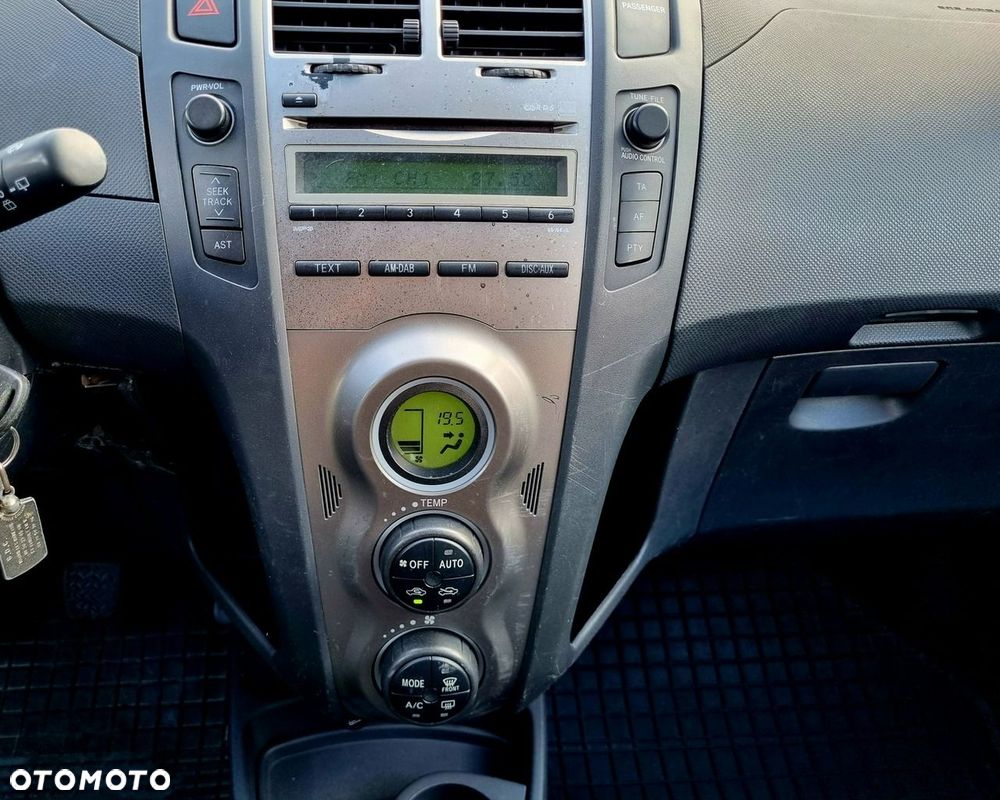 Toyota Yaris 1.33 Sol - 16
