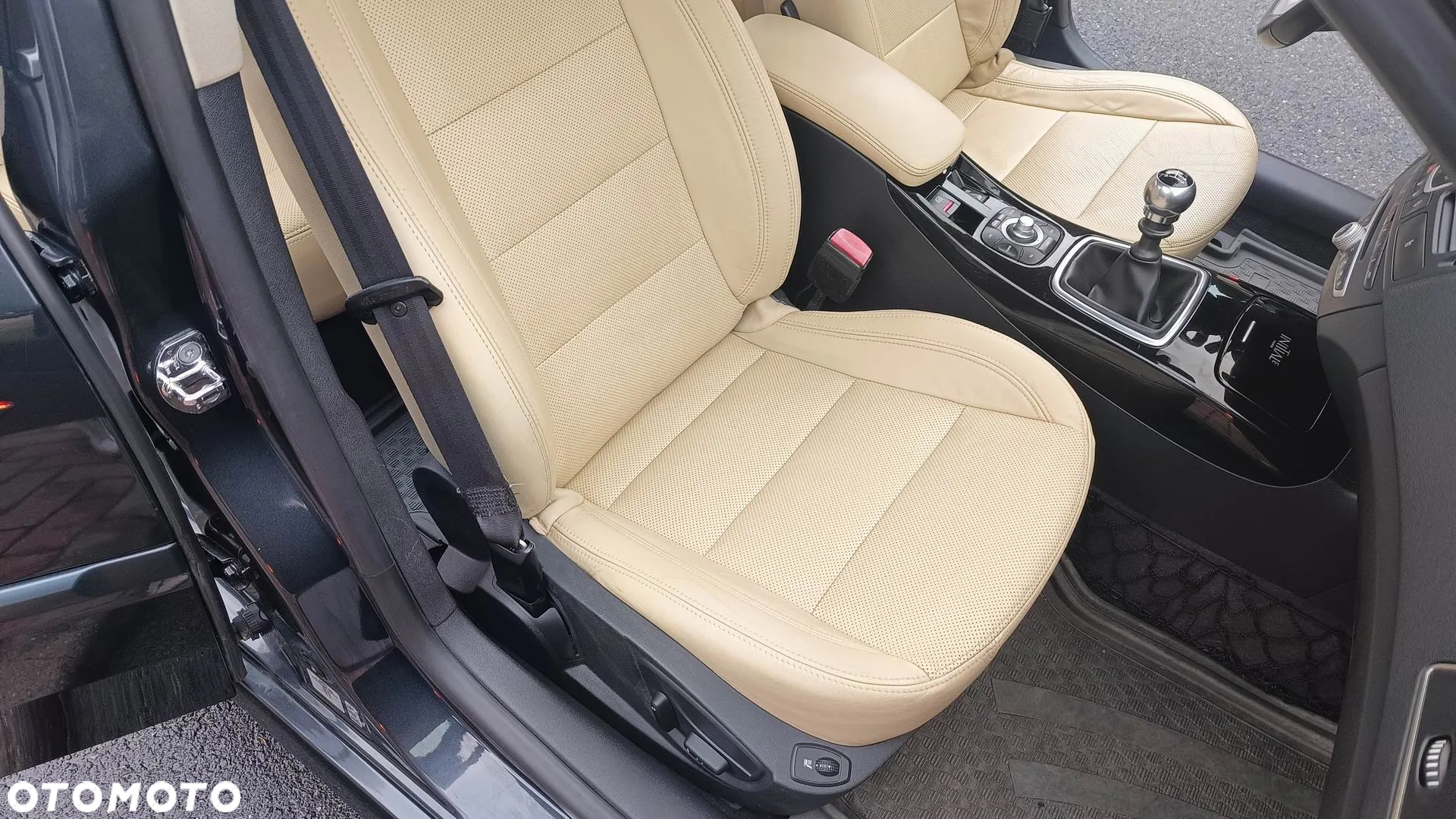 Renault Laguna 2.0 dCi FAP Initiale - 20