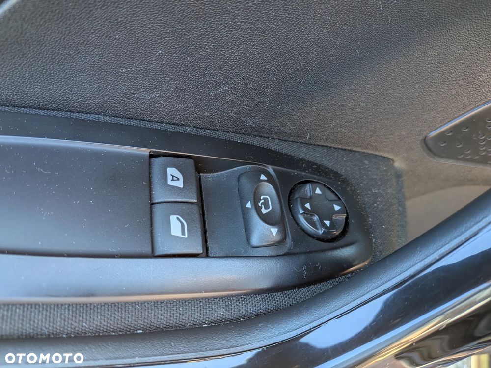 Peugeot 208 82 PureTech Style - 13
