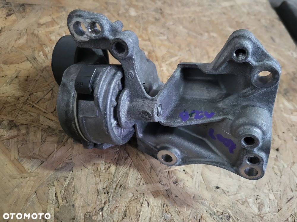 Łapa mocowanie alternatora Peugeot 1.2 VTI - 2