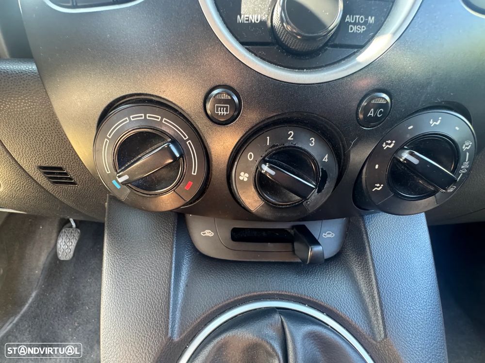 Mazda 2 - 18