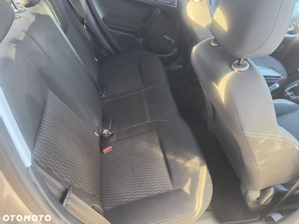 Peugeot 208 - 10