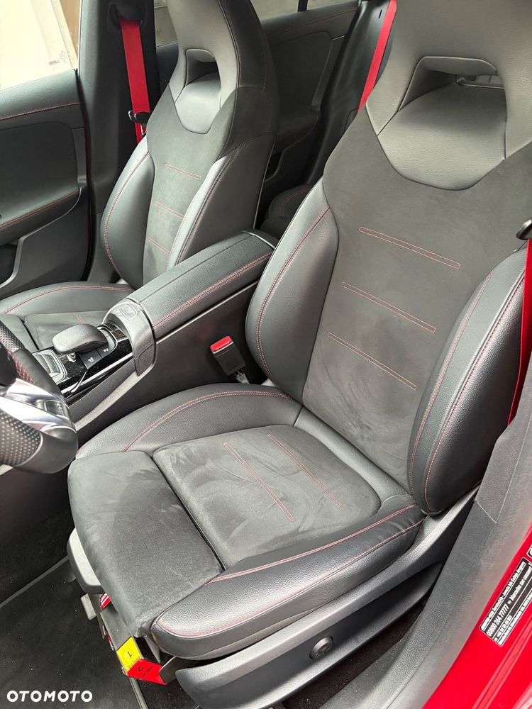 Mercedes-Benz CLA AMG 35 4-Matic 7G-DCT - 23