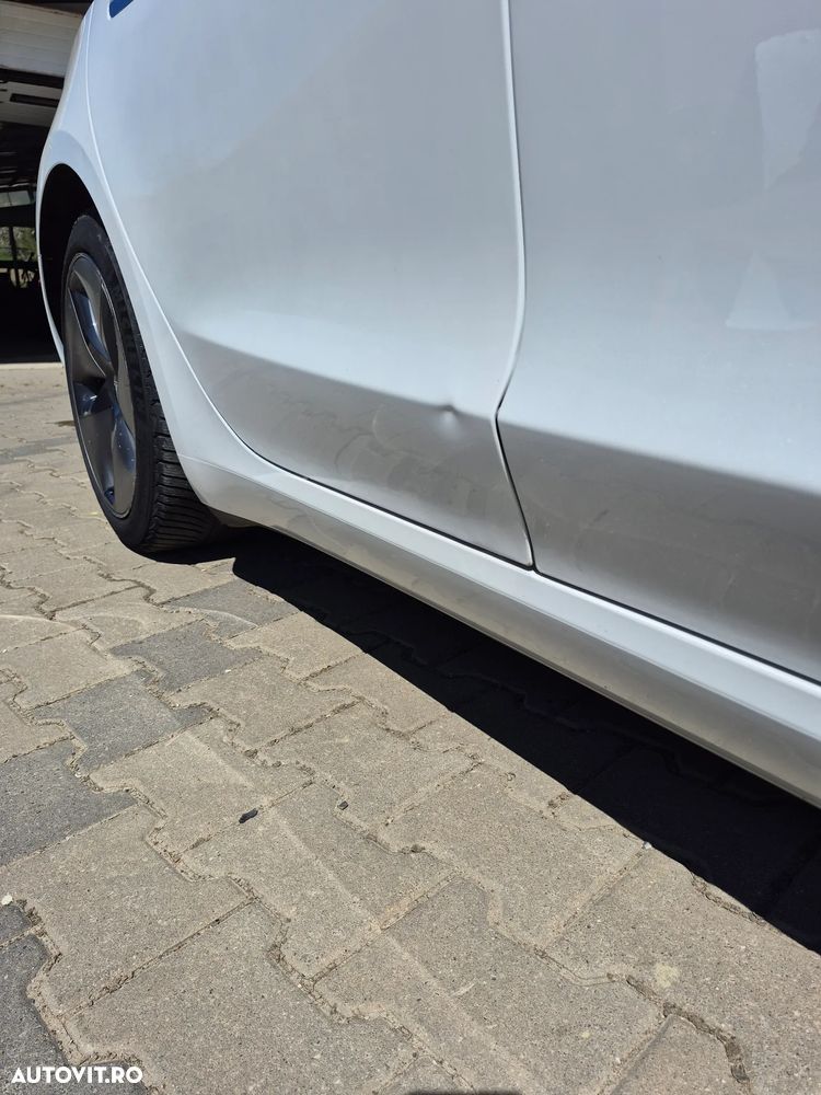 Tesla Model 3 - 6