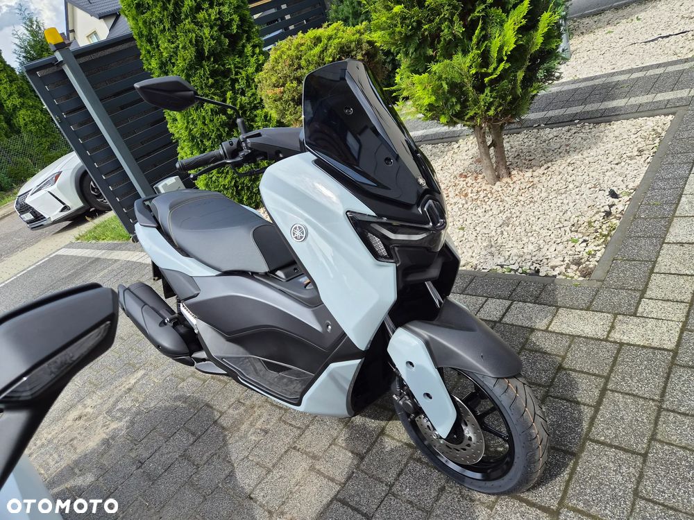 Yamaha NMAX - 4