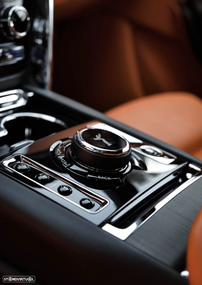 Rolls Royce Cullinan - 12