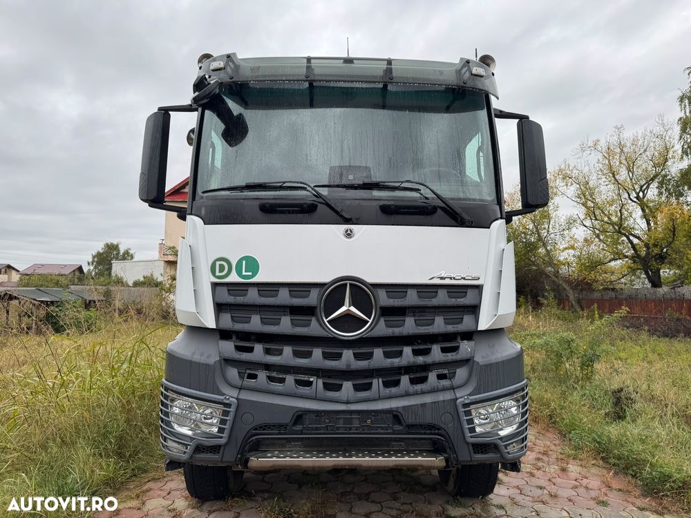 Mercedes-Benz Arocs - 9