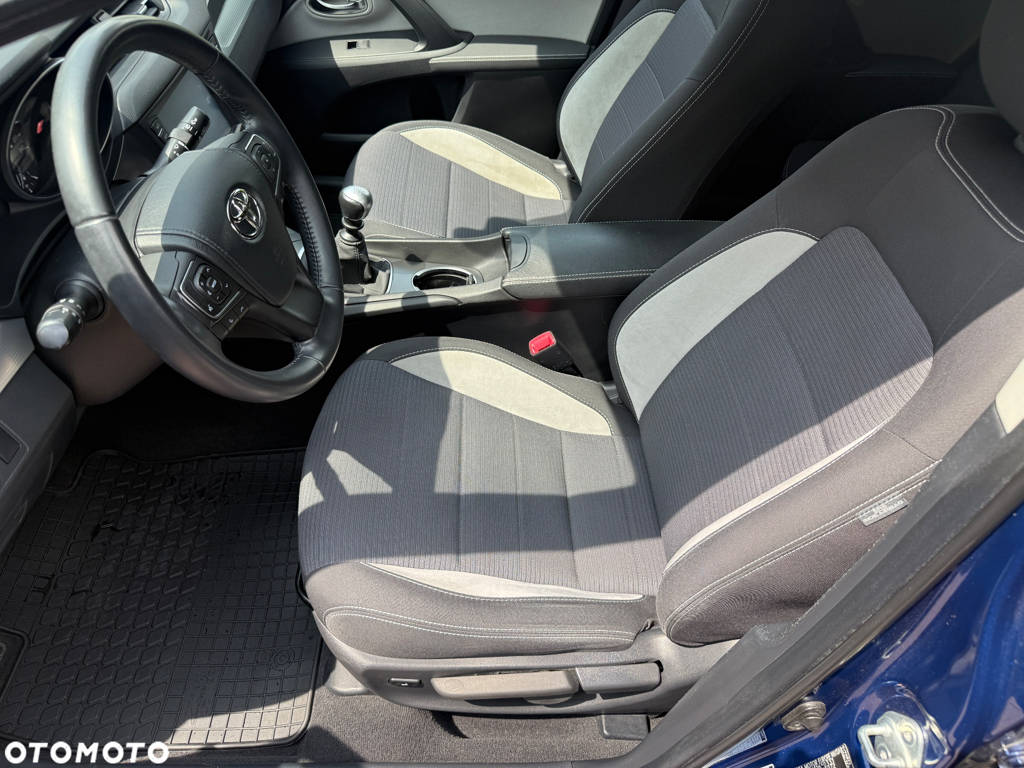 Toyota Avensis Touring Sports 1.8 Team Deutschland - 19