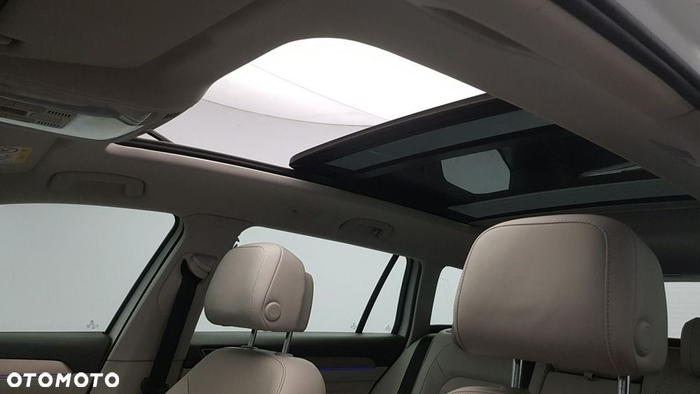 Volkswagen Passat - 28