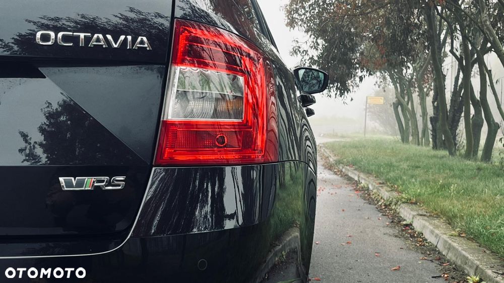 Skoda Octavia 2.0 TDI DSG RS - 9