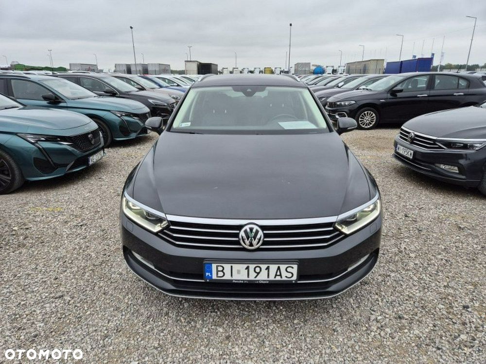 Volkswagen Passat - 2