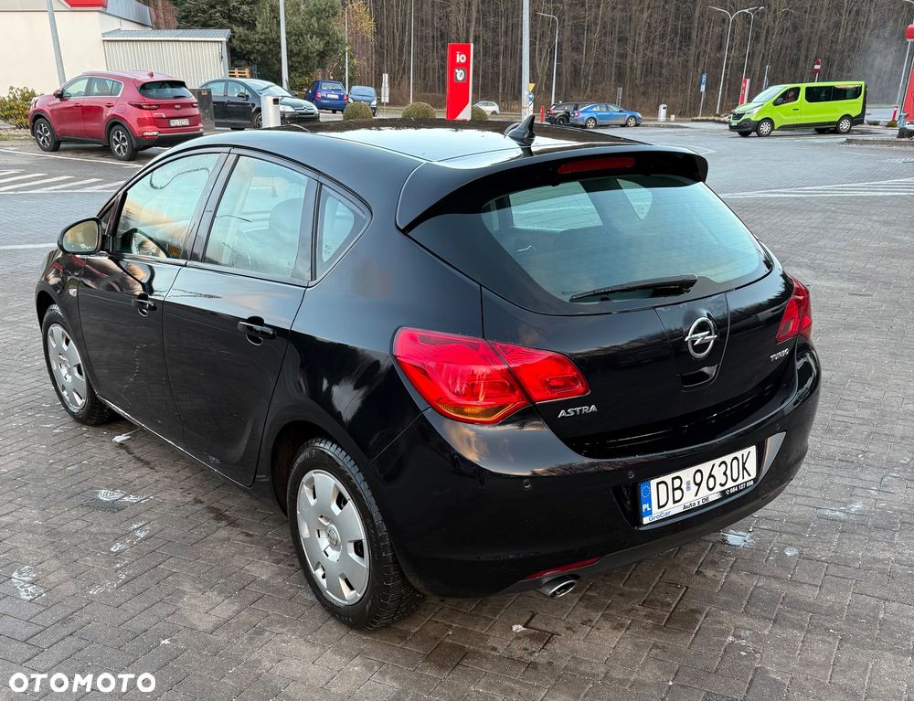 Opel Astra 1.4 Turbo Cosmo - 4