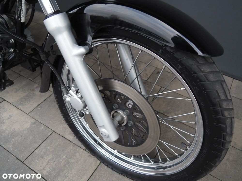 Suzuki Intruder - 13