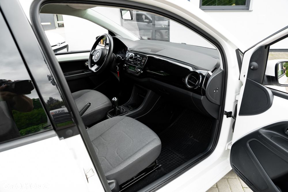 Volkswagen up! 1.0 high - 23
