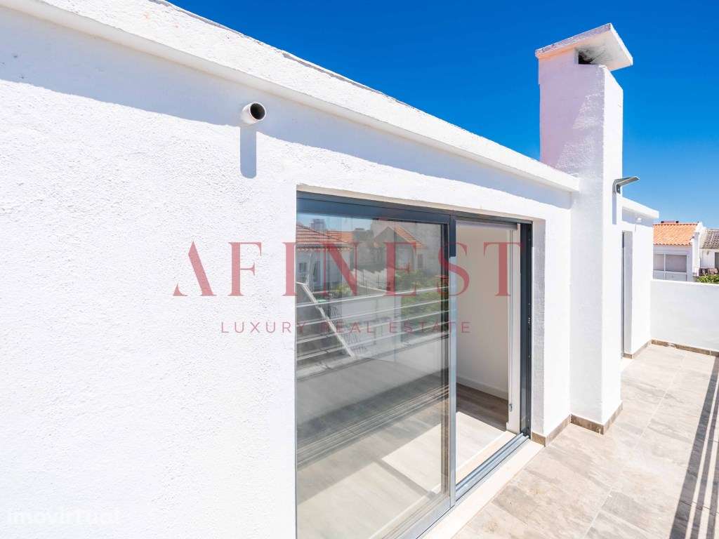 APARTAMENTO T4 NO CENTRO DE CASCAIS RENOVADA EM 2023 E COM ESTACION... - Grande imagem: 4/59