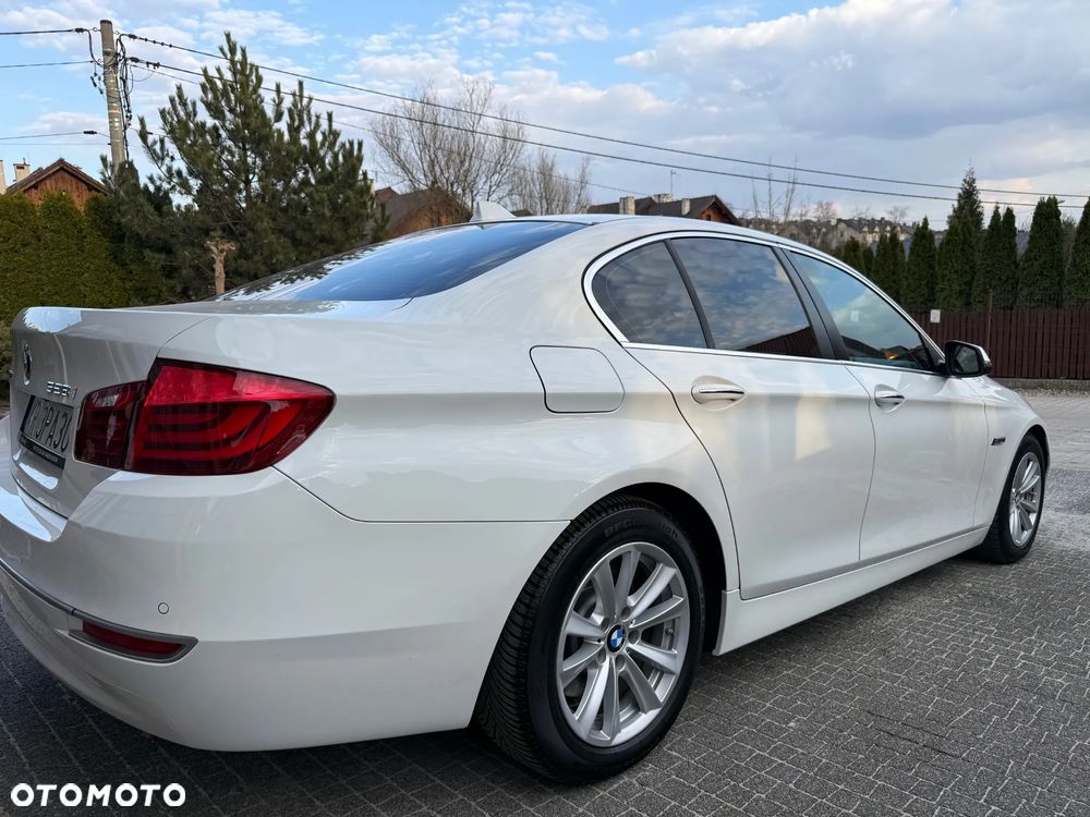 BMW Seria 5 528i Luxury Line - 4